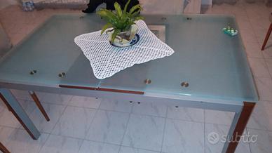 Tavolo in vetro spesso,usato