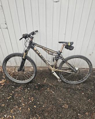 Mountain bike Cube XMS FULL 