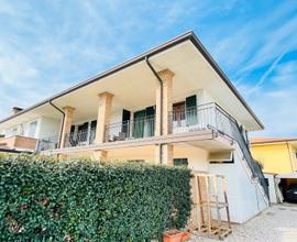 Villa bifamiliare suddivisa in orrizontale