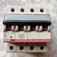 interruttore magnetotermico quadripolare  C10