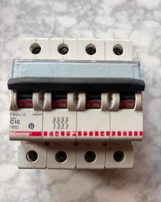 interruttore magnetotermico quadripolare  C10