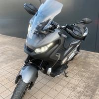 X-adv 750