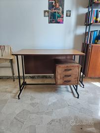 Scrivania anni 60