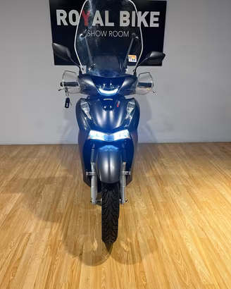 Honda sh 150 abs 2023 finanziamento permute
