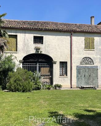 RESIDENZA SU VILLA VENETA CON PARCO