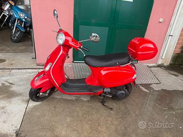 Piaggio vespa  125 4t Lx rossa