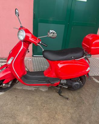 Piaggio vespa  125 4t Lx rossa
