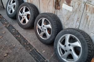 gomme 185/60 r15 NUOVE con cerchi peugeot  4X108 