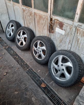 gomme 185/60 r15 NUOVE con cerchi peugeot  4X108 