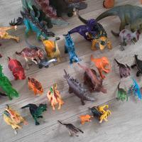 dinosauri giocattolo 