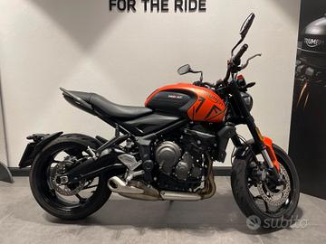 Triumph Trident 660 BAJA ORANGE