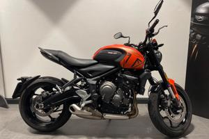 Triumph Trident 660 BAJA ORANGE