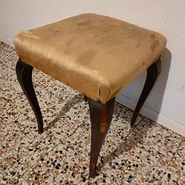 Sgabello antico in legno massello e tessuto