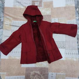 cappottino rosso con cappuccio con pellicciotto