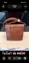 Borsa a tracolla uomo in ecopelle marrone- elegsnt