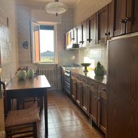 Cucina in legno massello completa
