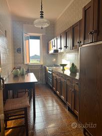 Cucina in legno massello completa