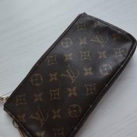 Louis Vuitton pochette 