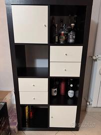 libreria nera modello ikea kallax e cassetti