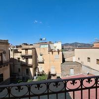Casa Indipendente con 2 terrazze a Bronte centro