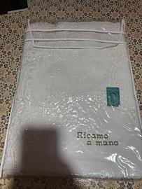 Coperta matrimoniale di lino ricamato a mano