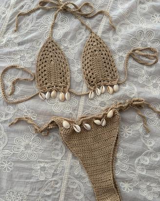 Bikini beige con conchiglie – boho – nuovo