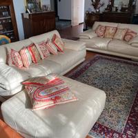 Coppia di Divani in pelle chateau d'ax con pouf