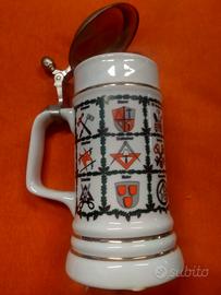 boccale birra con simboli massonici