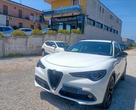 Alfa Romeo Stelvio 2.2 Turbodiesel 180 CV AT8 RWD 