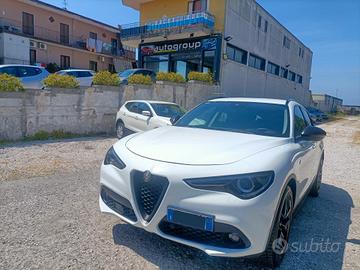 Alfa Romeo Stelvio 2.2 Turbodiesel 180 CV AT8 RWD 