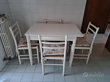 tavolo cucina  allungabile + 4 sedie 