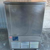 Abbattitore professionale 8 teglie LAINOX