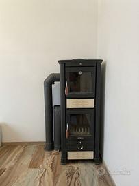 Stufa a legna verticale  con forno e ceramica