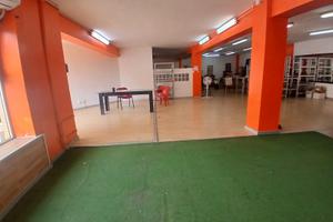 Locale commerciale 380 mq eroi d'ungheria