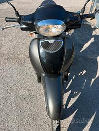 Scarabeo 100cc 4T Aprilia