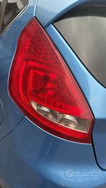 Fanale posteriore sx FORD FIESTA 2010 colore JA8 5