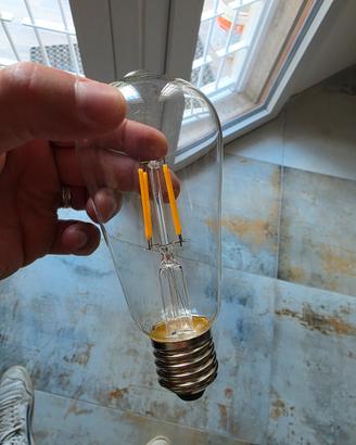 Lampadine E27 luce calda 4w, colore 2700k. NUOVE