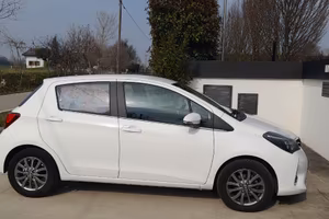 TOYOTA YARIS 1.3 BENZINA