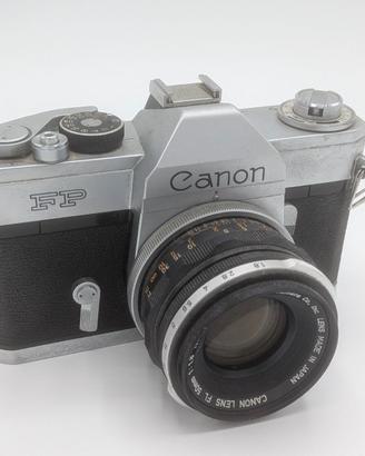 Canon FP SLR 35mm argento/nero con obiettivo Canon