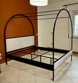 Letto matrimoniale a Baldacchino