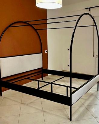 Letto matrimoniale a Baldacchino
