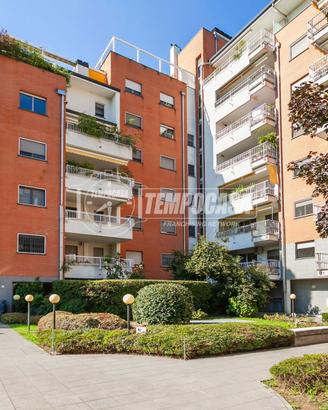 QUADRILOCALE CON DUE BOX E CANTINA