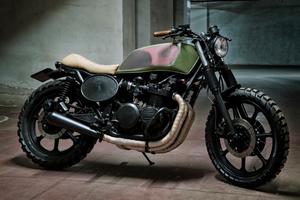 Kawasaki 750 special custom in stile café racer