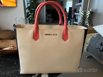 Borsa Versace Jeans originale con difetti visibili