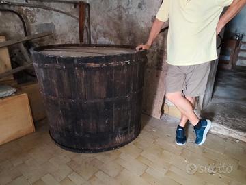 Tino antico in legno