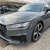 AUDI TT Coupé 40 TFSI S tr COMPETITION