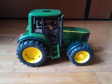 Bruder trattore John Deere