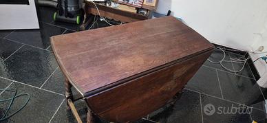 Tavolo antico del 1700