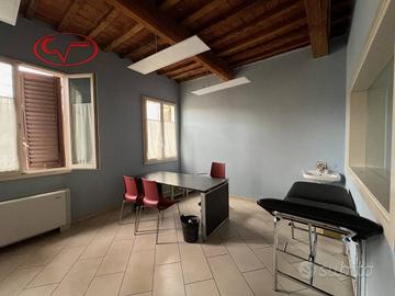 Immobile di 136 m² con 5 locali a Montevarchi