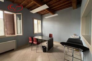 Immobile di 136 m² con 5 locali a Montevarchi